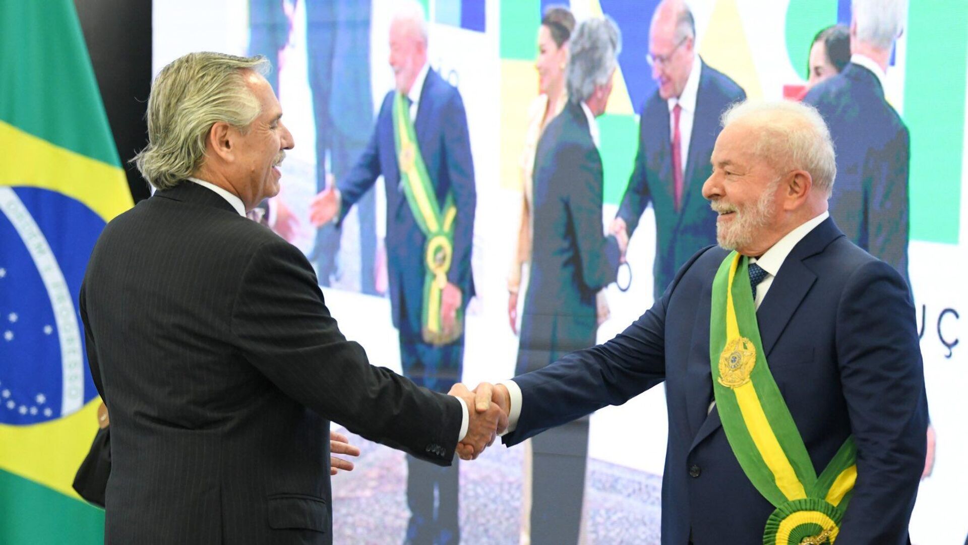 El presidente de Brasil llega en visita oficial a Argentina | Video -  , Sputnik Mundo