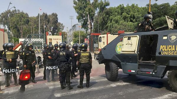 Policía Nacional del Perú en la Universidad Nacional Mayor de San Marcos, Lima - Sputnik Mundo