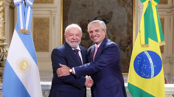 Los presidentes de Brasil y Argentina, de izquierda a derecha, Luiz Inácio Lula da Silva y Alberto Fernández. - Sputnik Mundo