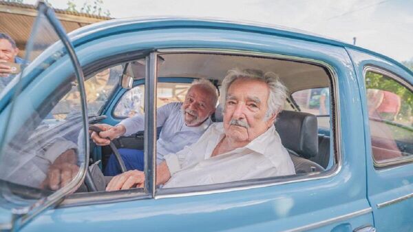 José Mujica y Lula da Silva en Uruguay - Sputnik Mundo