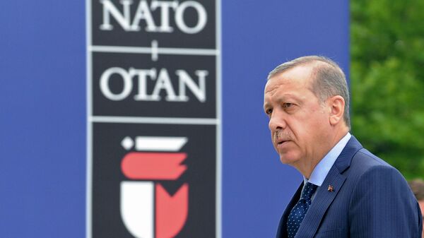 Президент Турции Реджеп Тайип Эрдоган на саммите НАТО в Варшаве, Польша - Sputnik Mundo