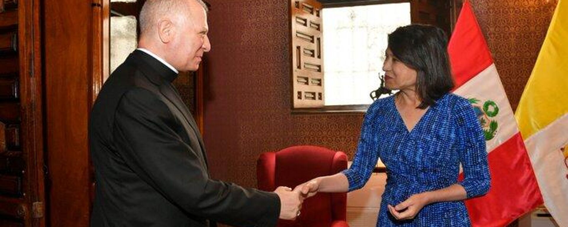 Paolo Rocco, nuncio apostólico en el Perú juto a la canciller peruana, Ana Gervasi - Sputnik Mundo, 1920, 27.01.2023