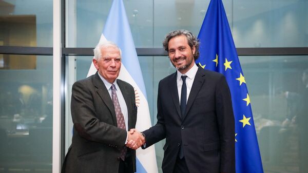 El alto representante para la Política Exterior de la Unión Europea (UE), Josep Borrell y el canciller argentino, Santiago Cafiero - Sputnik Mundo