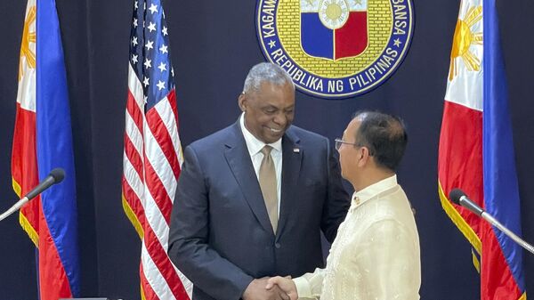 EEUU y Filipinas firman acuerdo militar cerca de zonas estratégicas para China - Sputnik Mundo