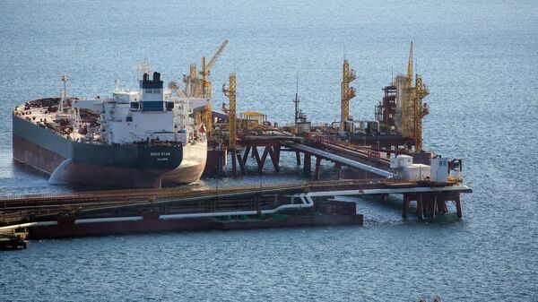 Transporte de petróleo en la ciudad rusa de Novorossiysk - Sputnik Mundo