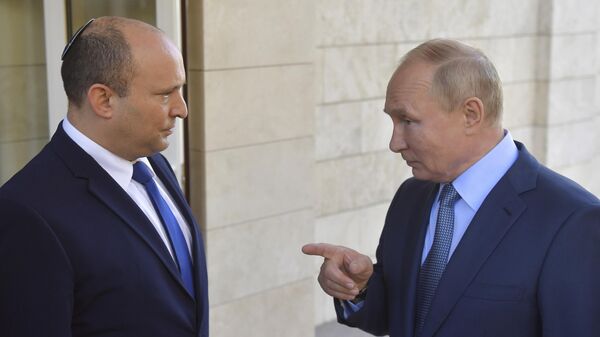 El ex primer ministro israelí, Naftali Bennett, y el presidente de Rusia, Vladímir Putin - Sputnik Mundo