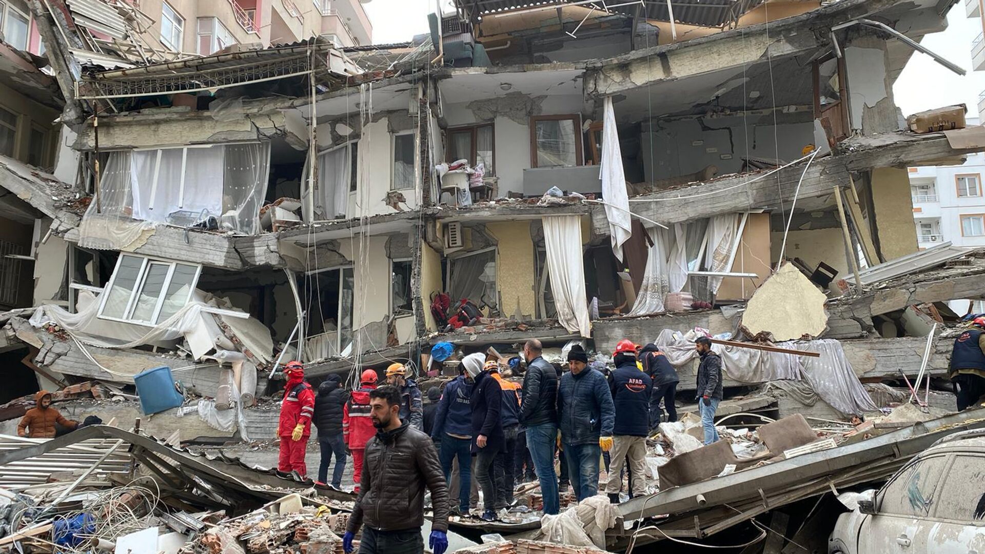 Erdogan declara luto nacional hasta el 12 de febrero por las víctimas del  terremoto - 06.02.2023, Sputnik Mundo