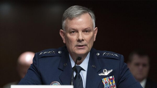 El general Glen VanHerck, comandante del Comando de Defensa Aeroespacial de América del Norte y del Comando Norte de EEUU - Sputnik Mundo