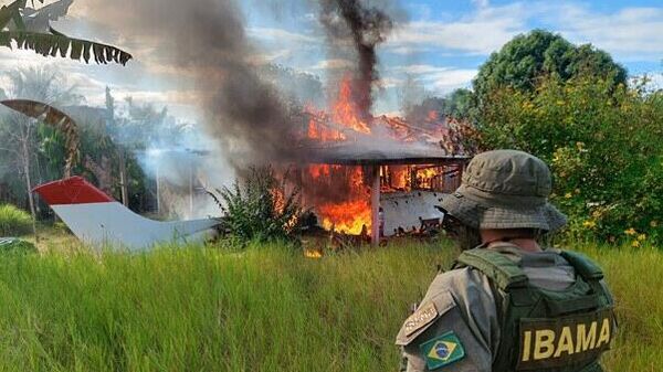 Acciones contra la minería ilegal en defensa del pueblo indígena Yanomami, en Brasil.  - Sputnik Mundo