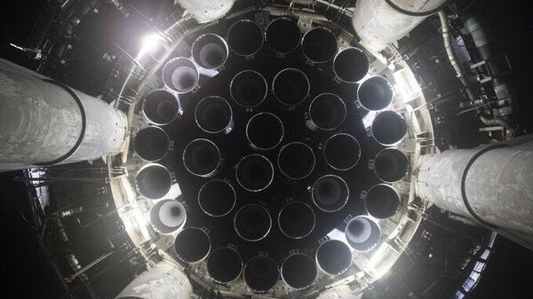 SpaceX enciende los 33 motores de cohete propulsor de nave espacial Starship - Sputnik Mundo