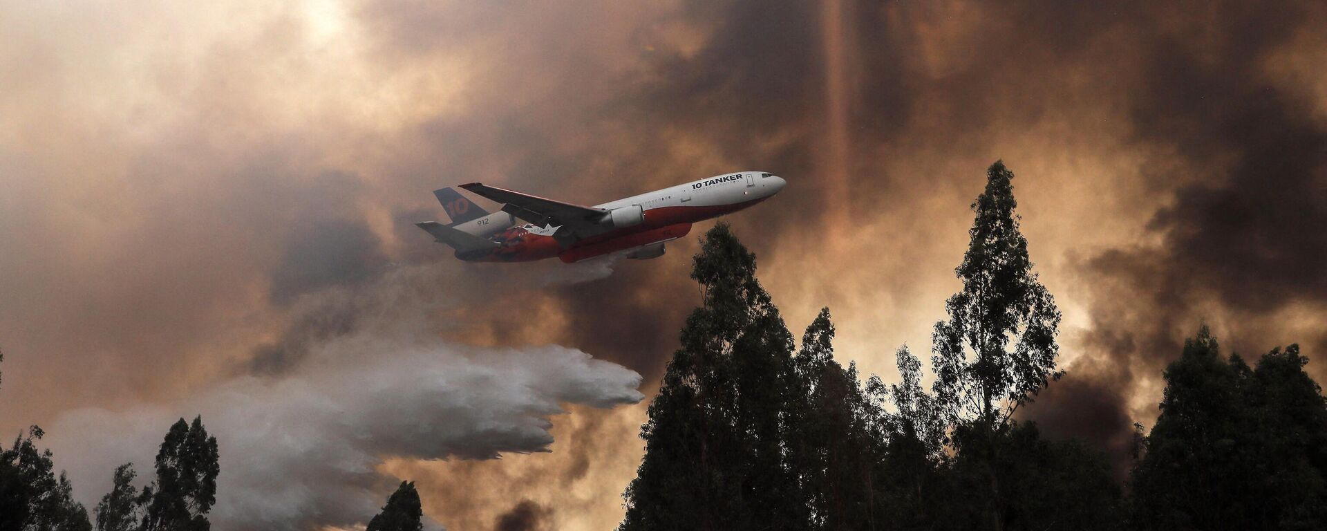 Un DC-10 Air Tanker durante los incendios forestales en Chile, el 10 de febrero del 2023 - Sputnik Mundo, 1920, 12.02.2023