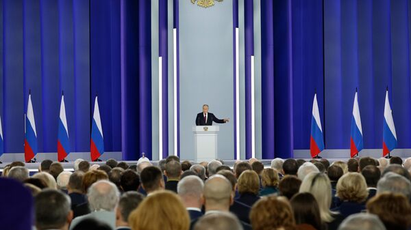 El presidente ruso, Vladímir Putin, pronuncia su discurso anual ante la Asamblea Federal el 21 de febrero de 2023 - Sputnik Mundo