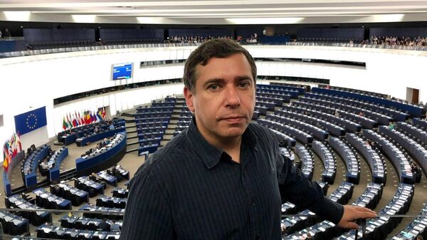 Javier Couso Permuy, un político español, exeurodiputado  - Sputnik Mundo