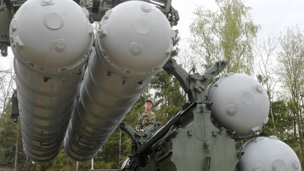 Misiles antiaéreos en la región de Moscú durante un ejercicio militar - Sputnik Mundo