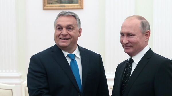 El primer ministro húngaro, Viktor Orban, y el presidente ruso, Vladímir Putin, el 18 de septiembre de 2018 - Sputnik Mundo