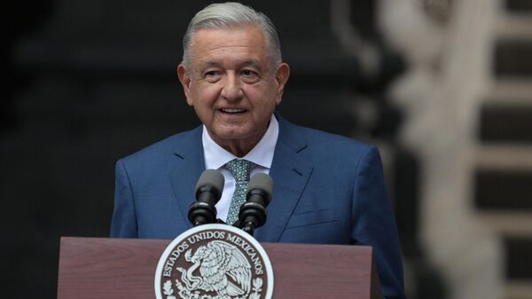 El presidente de México, Andrés Manuel López Obrador, dijo que en México hay más democracia que en EEUU. - Sputnik Mundo