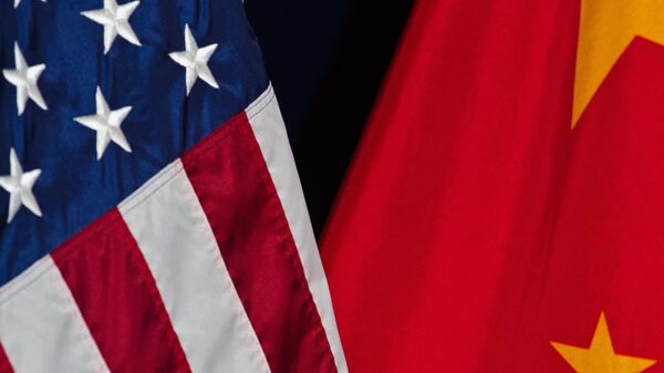 Las banderas de EEUU y China - Sputnik Mundo