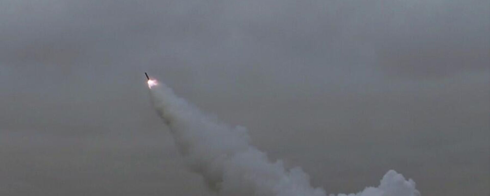 El primer lanzamiento de misiles de crucero desde un submarino por Corea del Norte  - Sputnik Mundo, 1920, 13.03.2023