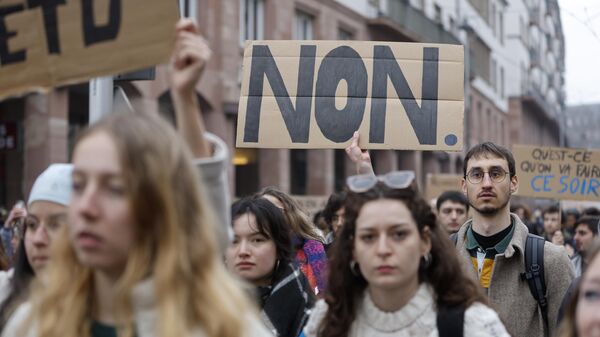 Las protestas en Francia contra la reforma de las pensiones - Sputnik Mundo