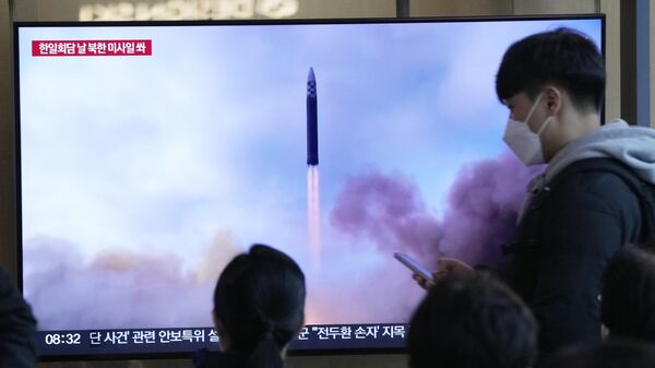 Lanzamiento de un misil norcoreano (archivo) - Sputnik Mundo