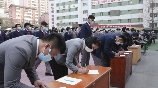Jóvenes se alistan voluntariamente al Ejército de Corea del Norte - Sputnik Mundo
