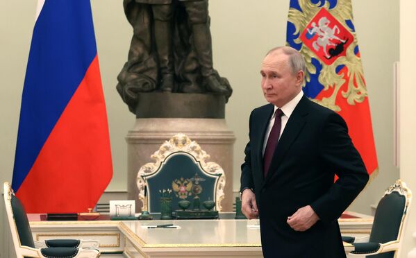 Vladímir Putin durante la reunión con Xi Jinping. - Sputnik Mundo