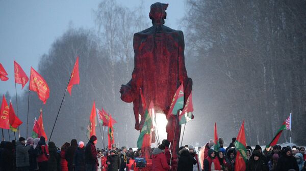 Reunión conmemorativa del 78º aniversario de la destrucción de Jatín, Bielorrusia (archivo) - Sputnik Mundo