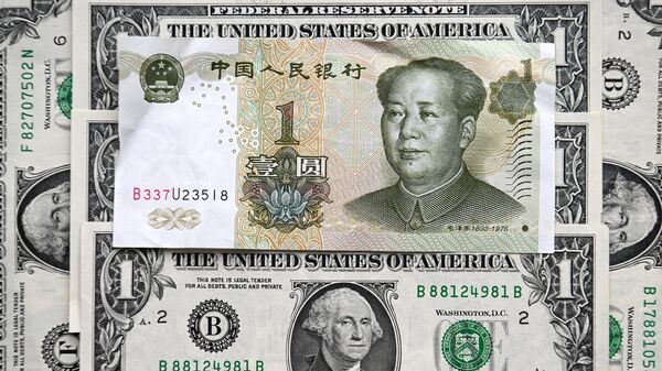 El yuan está ganando terreno frente al dólar. - Sputnik Mundo