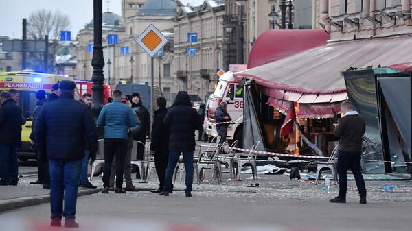 La Policía rusa después de una explosión en un bar de la ciudad de San Petersburgo, el 2 de abril de 2023 - Sputnik Mundo