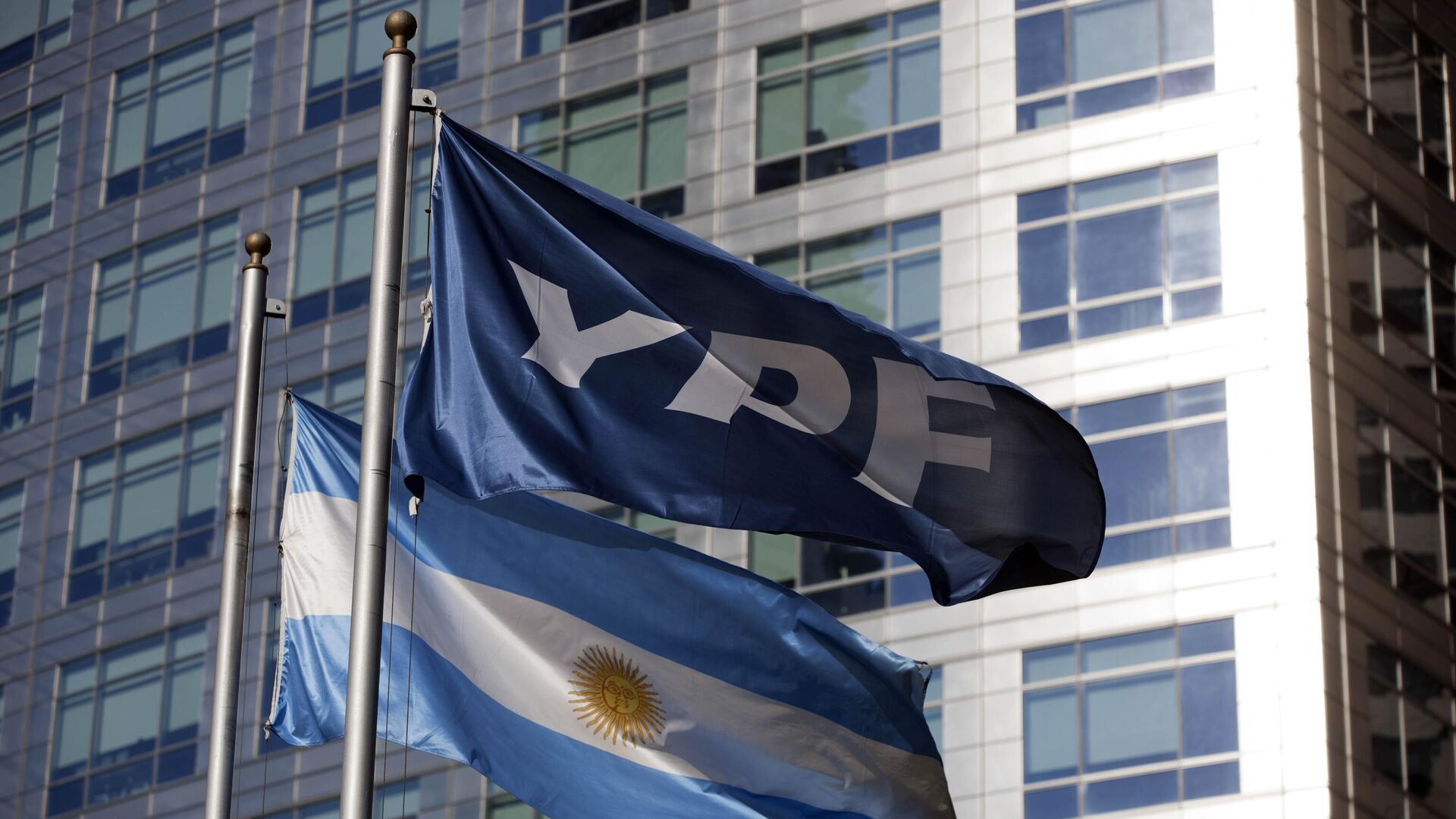 Banderas de Argentina e YFP - Sputnik Mundo, 1920, 08.09.2023
