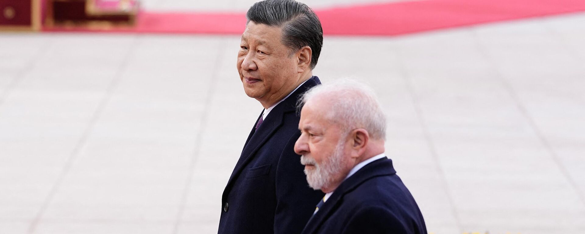 El presidente brasileño, Luiz Inácio Lula da Silva, y su homólogo chino, Xi Jinping - Sputnik Mundo, 1920, 14.04.2023