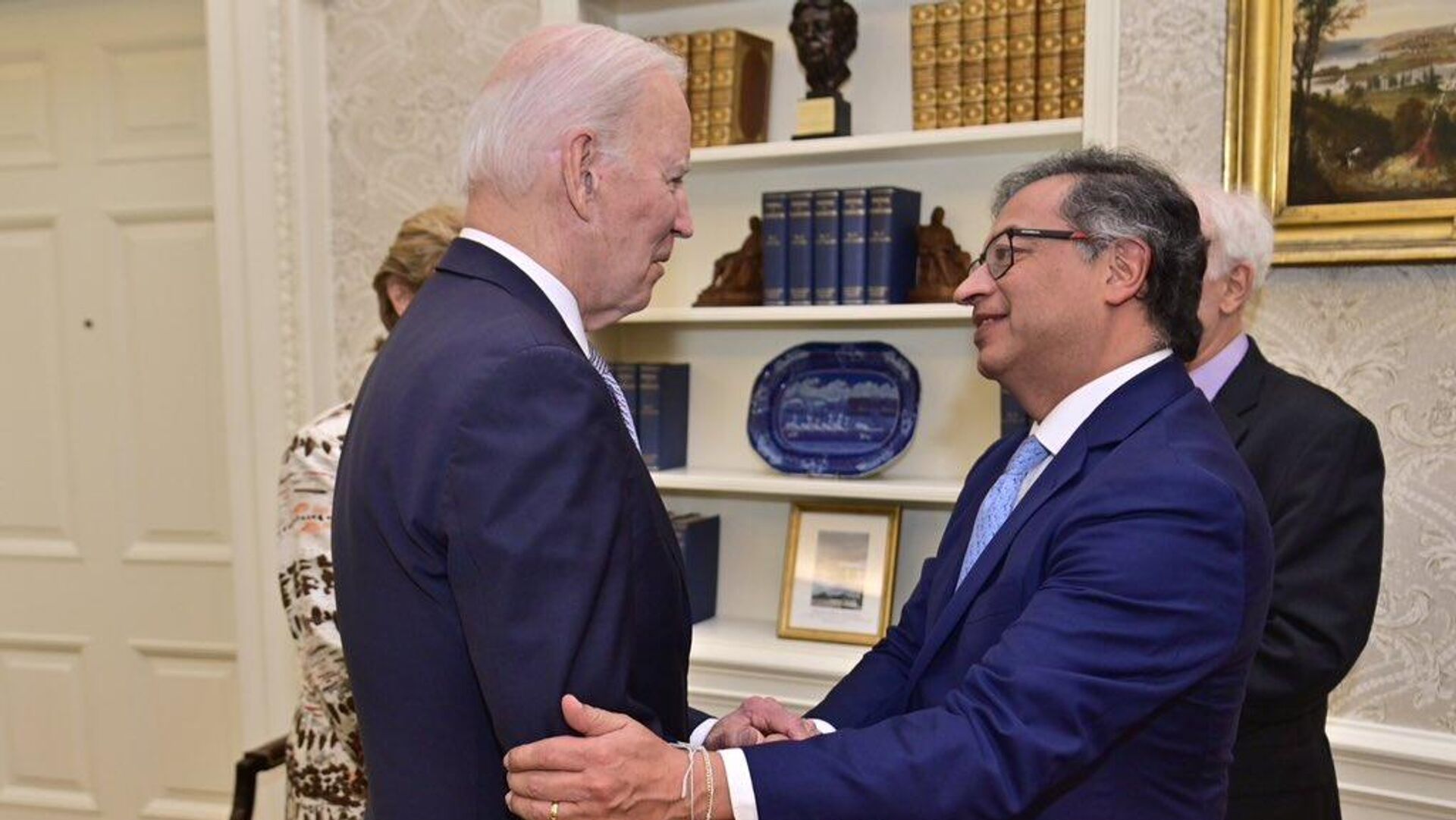El presidente de EEUU, Joe Biden, durante su encuentro con su homólogo colombiano, Gustavo Petro, en Washington el 20 de abril de 2023 - Sputnik Mundo, 1920, 03.11.2023