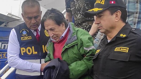 Alejandro Toledo detendido en su llegada a Lima - Sputnik Mundo