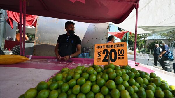 Un mercado itinerante en la Ciudad de México en noviembre de 2021 - Sputnik Mundo