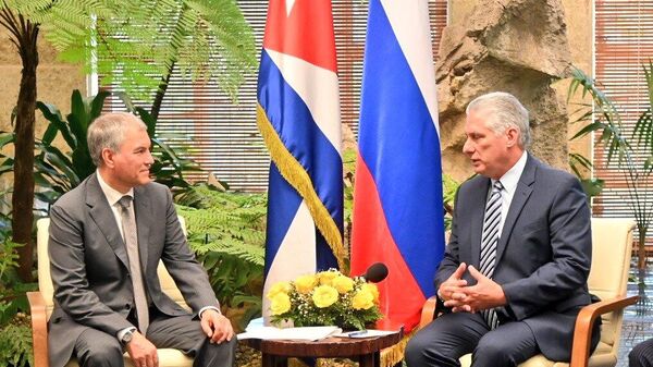 El presidente de la Duma rusa, Viacheslav Volodin, y el presidente de Cuba, Miguel Díaz-Canel - Sputnik Mundo