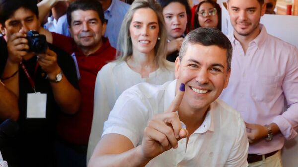 El candidato del Partido Colorado a la presidencia de Paraguay, Santiago Peña - Sputnik Mundo