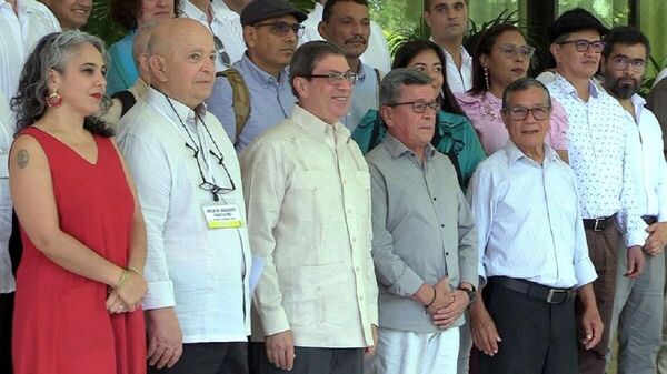 Tercer ciclo de diálogos de paz entre el Gobeirno de Colombia y el ELN en Cuba - Sputnik Mundo