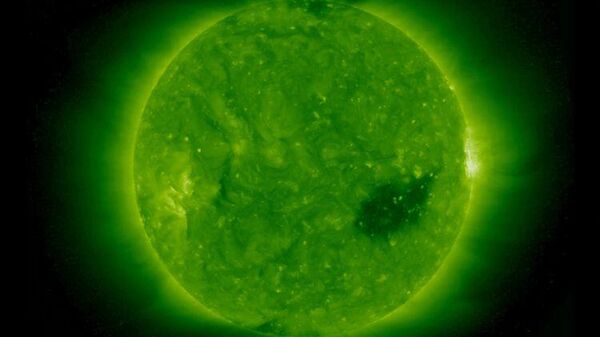 Disco solar con agujero coronal - Sputnik Mundo