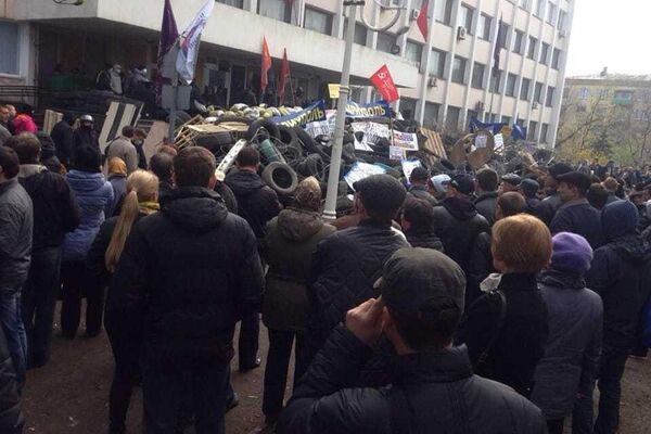 Protestas en Mariupol - Sputnik Mundo