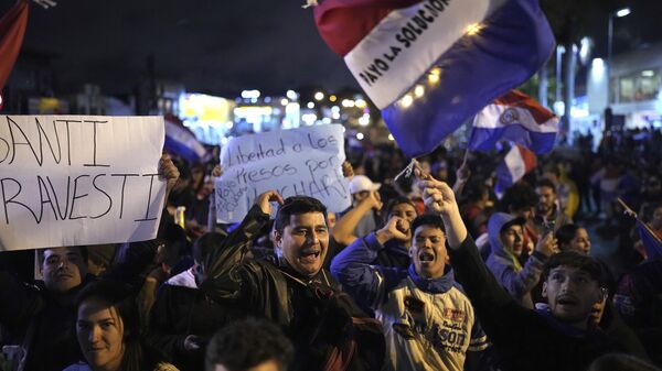 Partidarios de derechista Paraguayo 'Payo' Cubas, protestan frente al Tribunal Superior de Justicia Electoral de Asunción - Sputnik Mundo