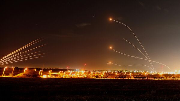 Israel intercepta misiles lanzados desde la Franja de Gaza  - Sputnik Mundo