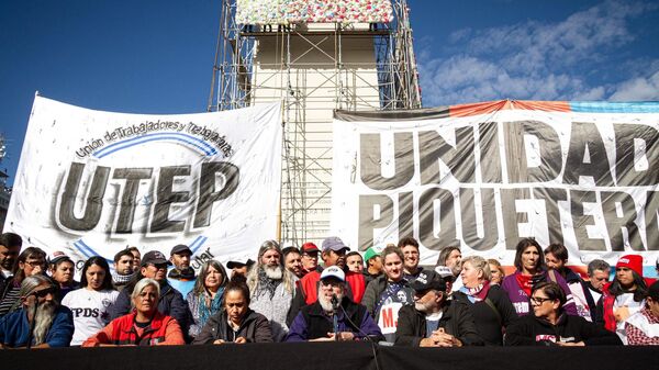 Diversas entidades sociales de Argentina se juntan en su primera marcha contra el Gobierno - Sputnik Mundo