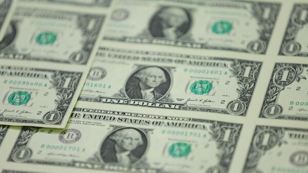 El dólar estadounidense está pasando por uno de sus momentos más difíciles. - Sputnik Mundo