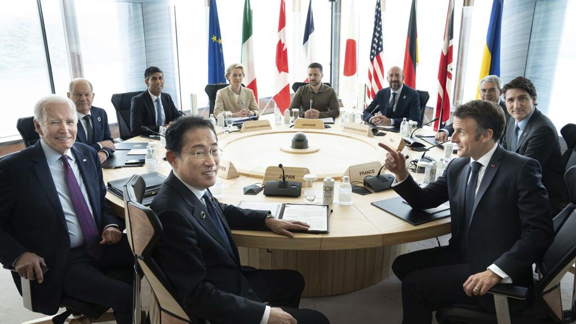  Лидеры G7 хотят спасти мир, но они не популярны даже в своих странах