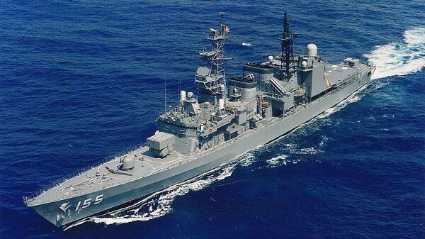 El destructor JS Hamagiri de la Fuerza de Autodefensa Marítima de Japón en el mar  - Sputnik Mundo