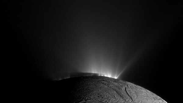Géiseres de Encélado captados por Cassini en 2010 - Sputnik Mundo