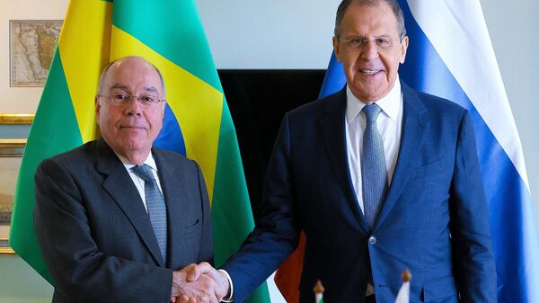 El ministro brasileño de Asuntos Exteriores, Mauro Vieira, y el ministro ruso de Asuntos Exteriores, Serguéi Lavrov, en Ciudad del Cabo - Sputnik Mundo