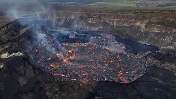 El volcán Kilauea, en Hawái, entró en actividad. - Sputnik Mundo