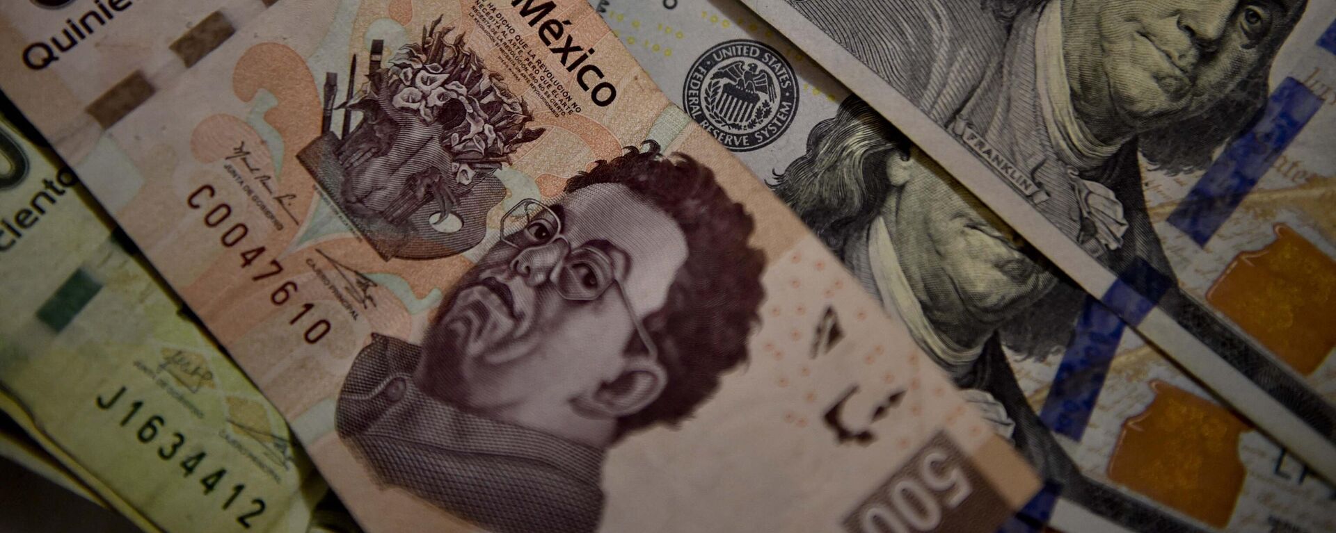 El peso mexicano está en un nivel menor a las 18 unidades por dólar. - Sputnik Mundo, 1920, 08.06.2023