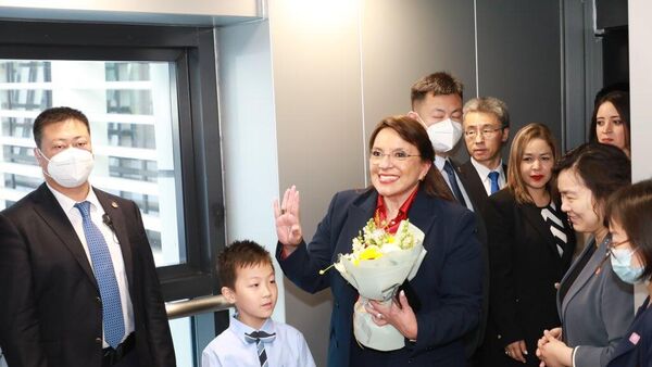 Xiomara Castro, presidenta de Honduras, arribó a China este 9 de junio.  - Sputnik Mundo